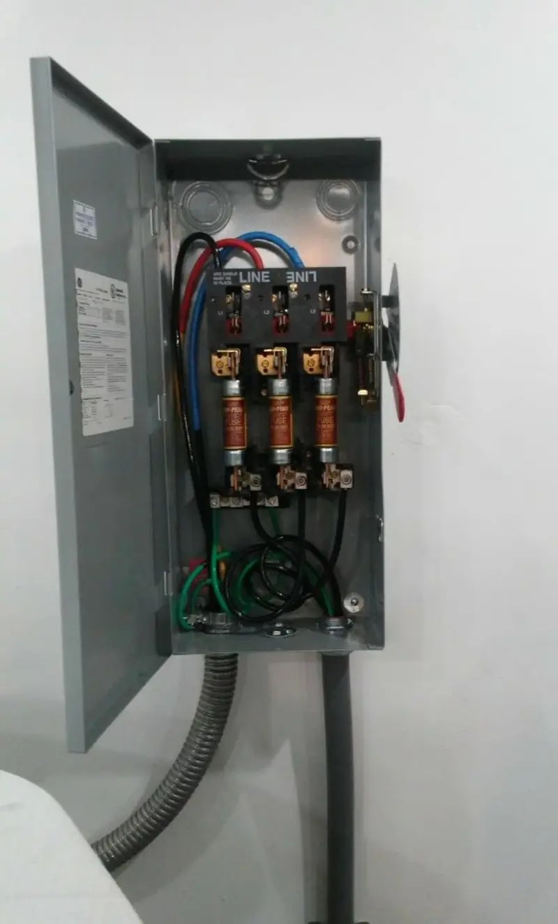 Three-phase disconnect switch installed for Electrical Wiring & Rewiring in Van Buren
